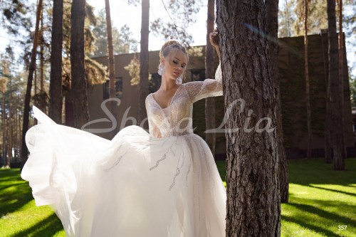 https://www.sposa-lia.com/images/stories/virtuemart/product/357       (2).jpg